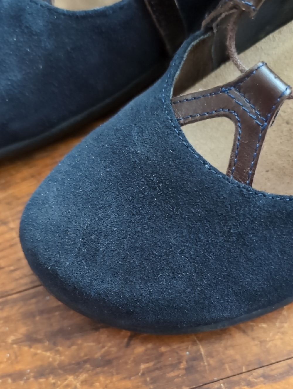 Naot Black Suede Leather Flats - Picture 7 of 8